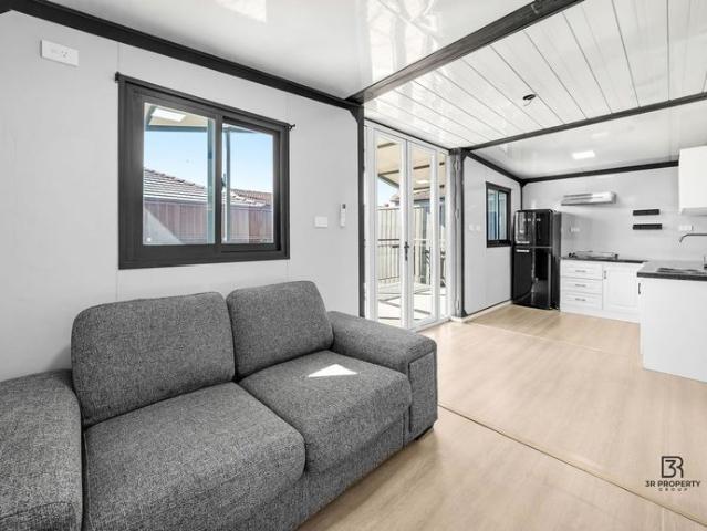 COZY GRANNY FLAT WITH ELECTRICITY & WATER INCLUDED!