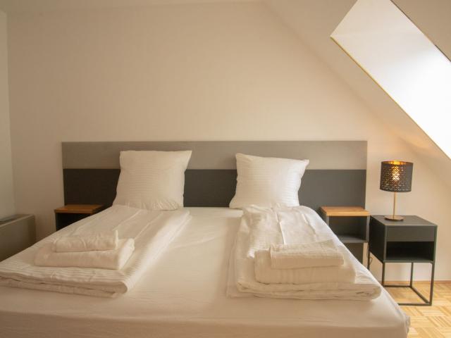 Cozy, great home, Vienna Amsterdam Apartments for Rent