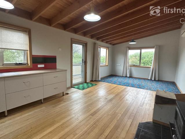 Cozy Home for Rent at 26 McNeill Street, Mole Creek – Ideal country living!