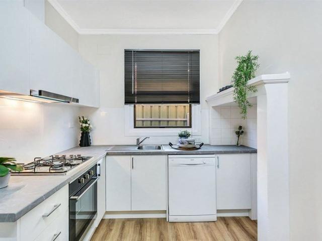 Cozy Home In Central Location!