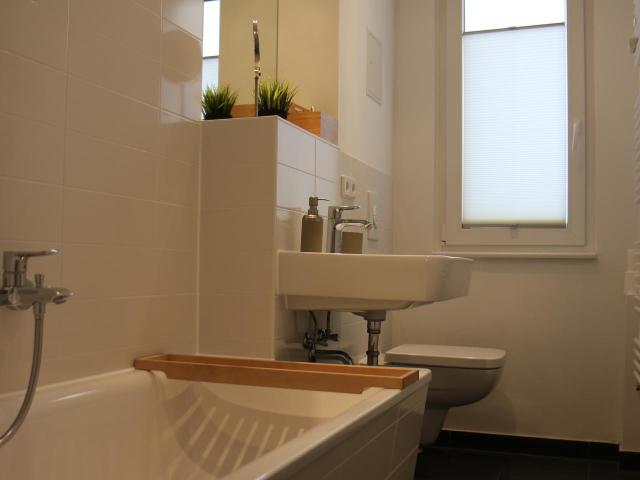 Cozy home in Schoeneberg, Berlin Amsterdam Apartments for Rent