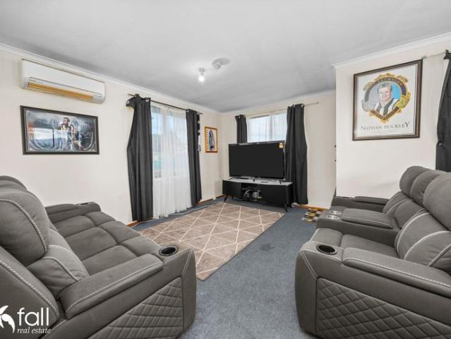 Cozy Home with Mountain Views in Gagebrook