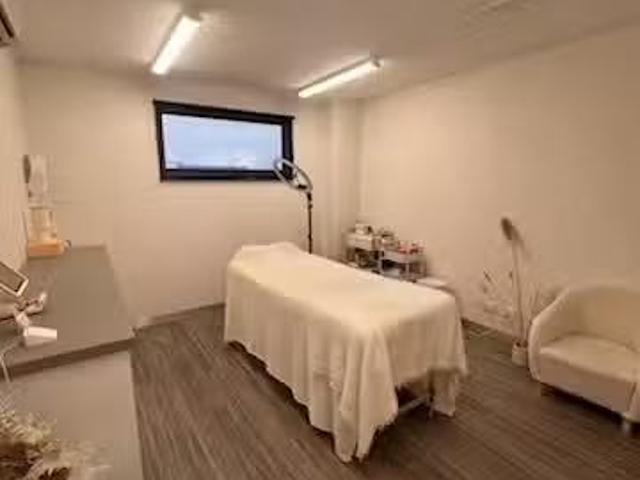 Cozy Level 1/2/194 Pakington Street, Geelong West, VIC 3218.