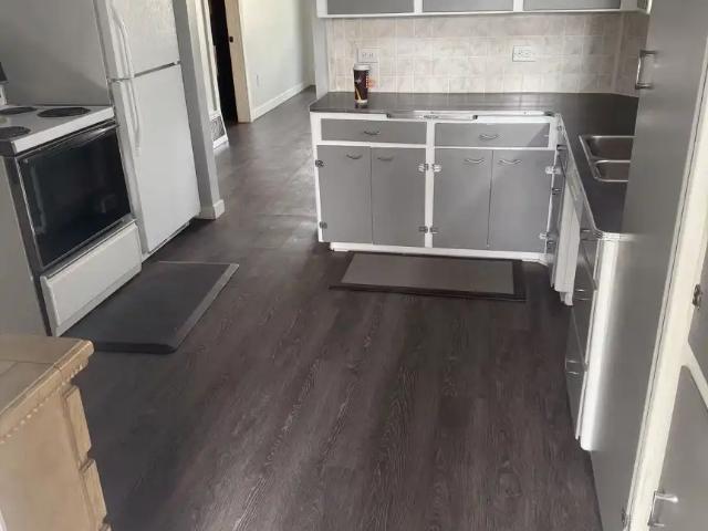 Cozy pet friendly 2 bed 1 bath house