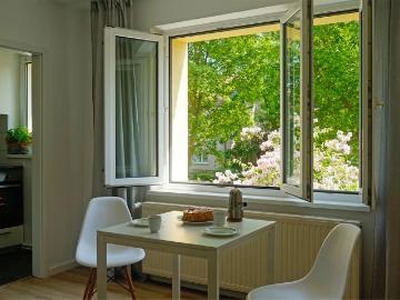 Cozy, quiet apartment, conveniently located, Berlin Amsterdam Apartments for Rent