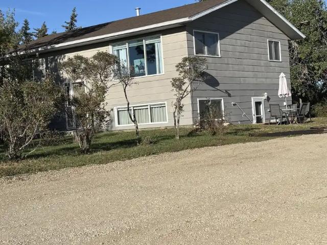 Cozy, Quiet Country Living Lower 2 Bedroom Apartment
