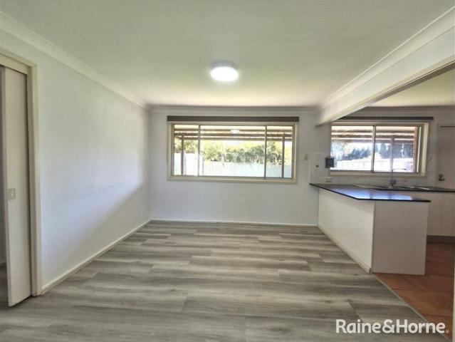 Cozy Renovated Three bedroom home close to everything in Ingleburn!