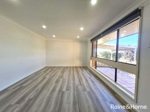 Cozy Renovated Three bedroom home close to everything in Ingleburn!