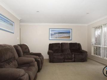Cozy Rental House in Redbank Plains Ideal for Peaceful Living