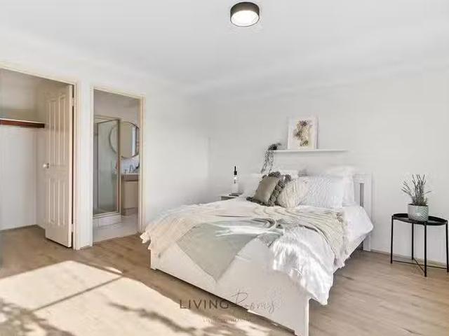 Charming ROOM 1 Limonite Court, Forrestfield, WA 6058