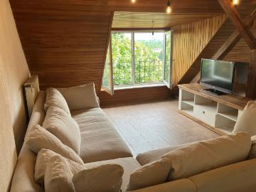 Cozy Rooftop Retreat: 2 Bedrooms & Great Views, Central Essen