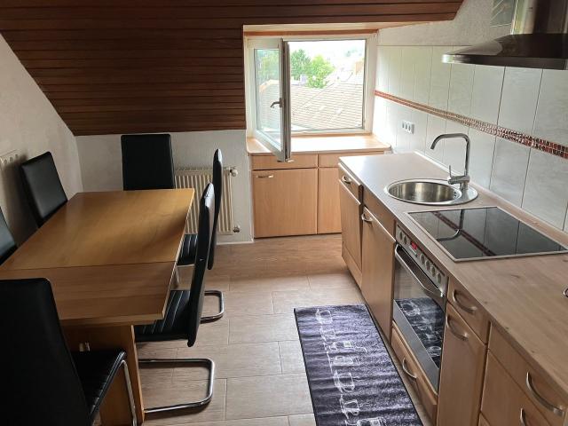 Cozy Rooftop Retreat: 2 Bedrooms & Great Views, Central Essen, Essen Amsterdam Apartments for Rent