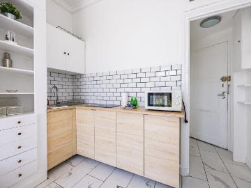 Cozy Studio with AC and 24/7 Caretaker near Palais Garnier