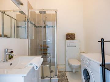Cozy Studio with AC and 24/7 Caretaker near Palais Garnier, Paris Amsterdam Apartments for Rent