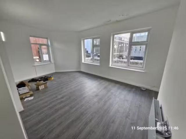 Just in! Studio flat for rent in High Street, Erdington, Birmi.