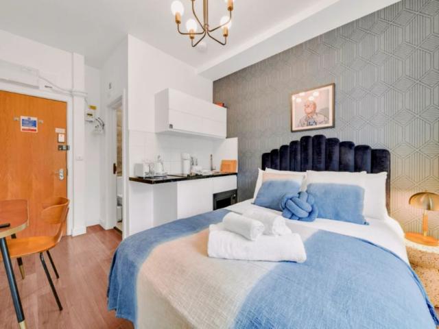 Cozy Studio in Central Locale with Kitchenette