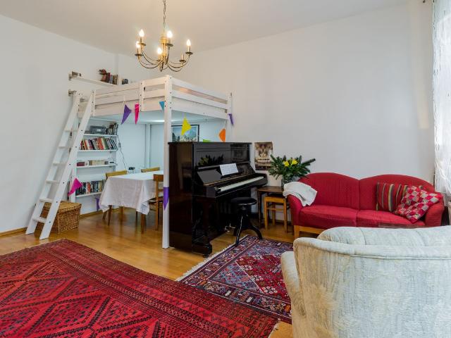 Cozy Studio in central Prenzlauer Berg with Piano, Berlin Amsterdam Apartments for Rent