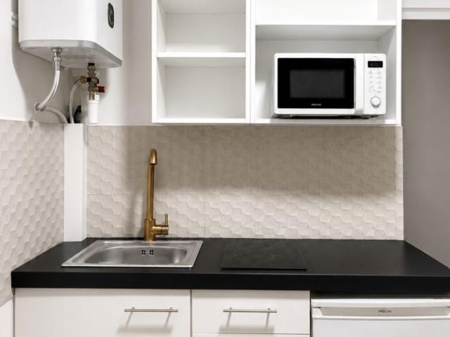 Cozy studio in lively neighborhood, Paris Amsterdam Apartments for Rent