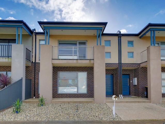 Cozy Studio Living in Roxburgh Park