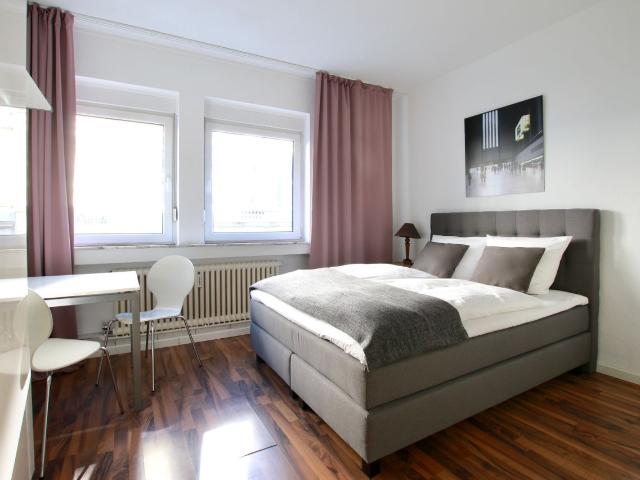 Cozy studio near Friesenplatz, Koln Amsterdam Apartments for Rent