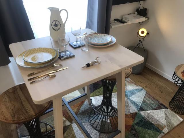 Cozy Studio Near Garibaldi Metro and Part Dieu, Lyon Amsterdam Apartments for Rent