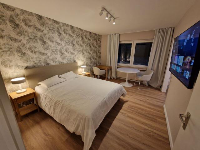 Cozy Studio Near Koelnmesse, Koln Amsterdam Apartments for Rent