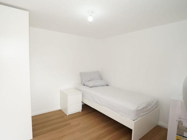 COZY STUDIOS ROOM 7 + ROOM 6