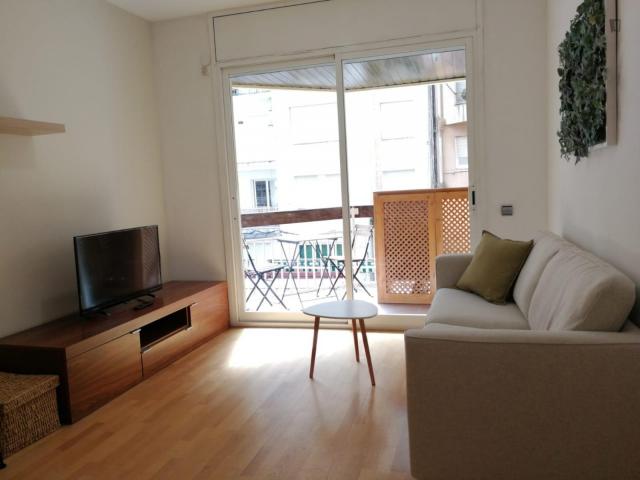 Cozy single bedroom in a property with balcony
