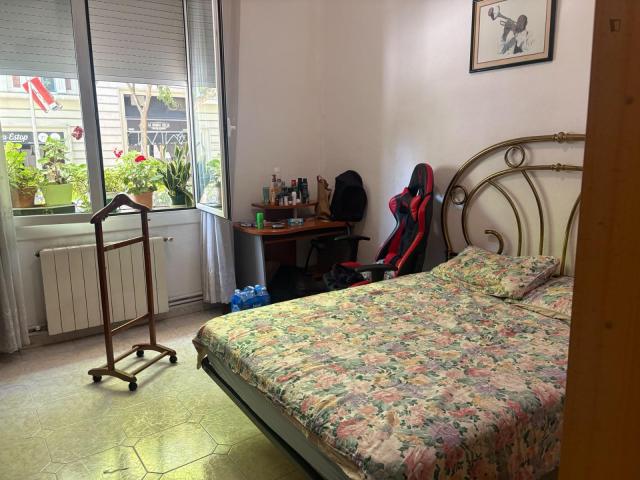 Cozy single bedroom in Barcelona close to Jardins Baix Guinardó