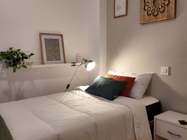 Cozy single bedroom well connected to the city center