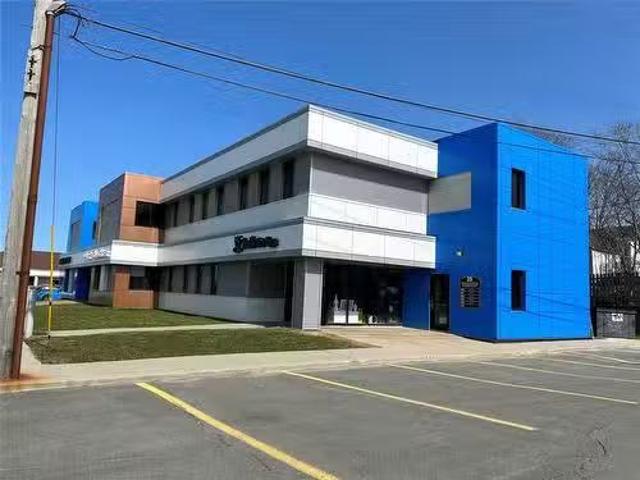 Nice Space #2 25 Kenmount Road, St John'S, NL, A1B 1W1 comme.