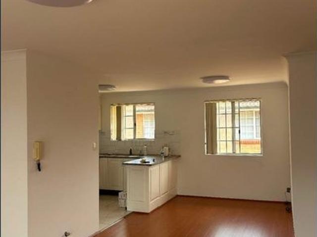 Cozy Two Bedroom Apartment Available For Lease
