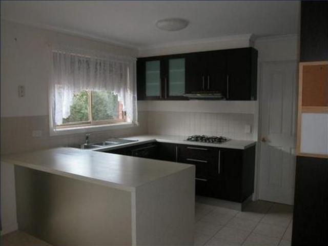 Cozy Two Bedroom Cottage with Modern Comforts