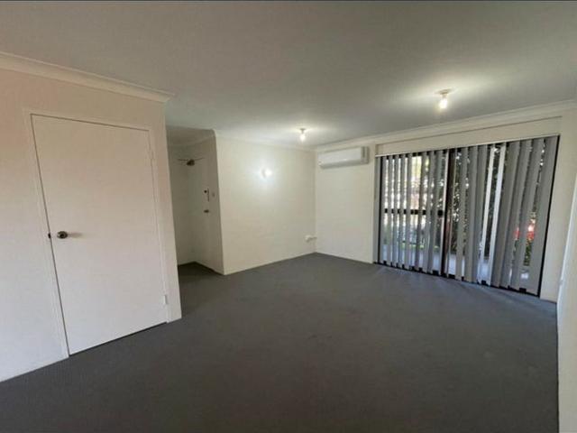 Cozy Two Bedroom Unit