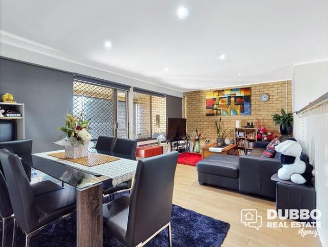 Cozy Two Bedroom Unit