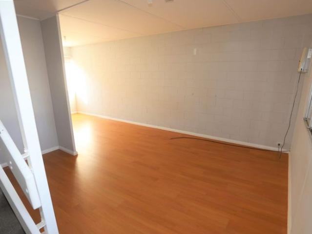 Cozy two bedroom unit, laminate flooring