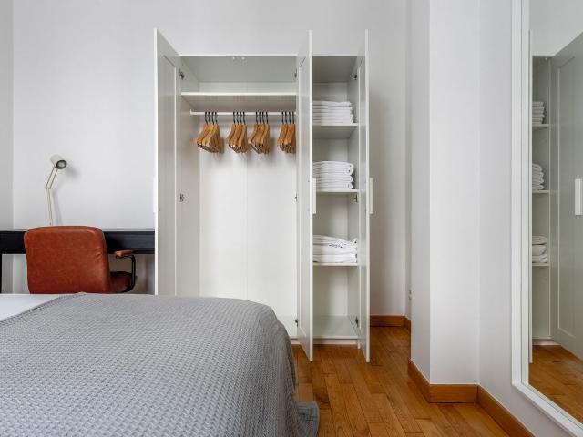 Cozy Three Bedroom Apartment in Paris, Paris Amsterdam Apartments for Rent