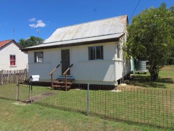Cozy Timber Cottage Close To Town
