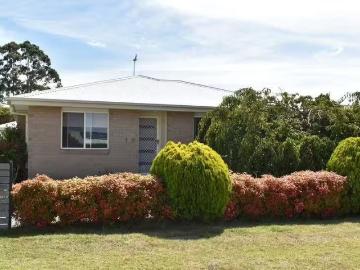 Nice UNIT 1/3 Medea Street, St Helens, TAS 7216