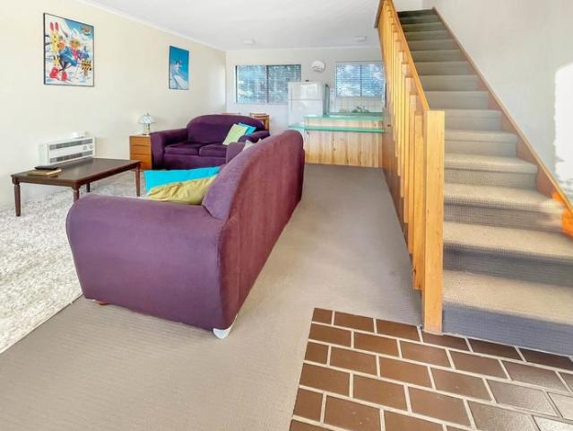 Cozy unit 16 Week Winter Lease or 6 Month lease available!