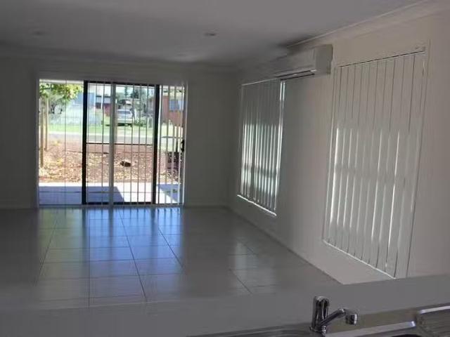 Charming UNIT 1/8 Mcdowall Street, Newtown, QLD 4350