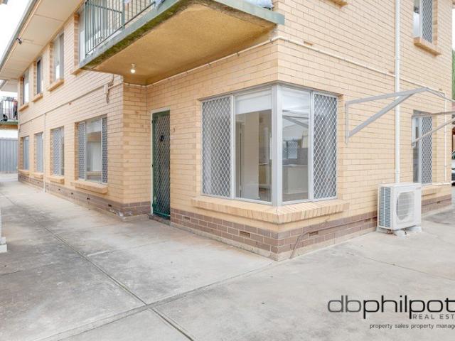Cozy Unit in a Fantastic Location!