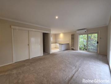 Cozy unit in a great location!