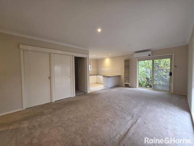 Cozy unit in a great location!