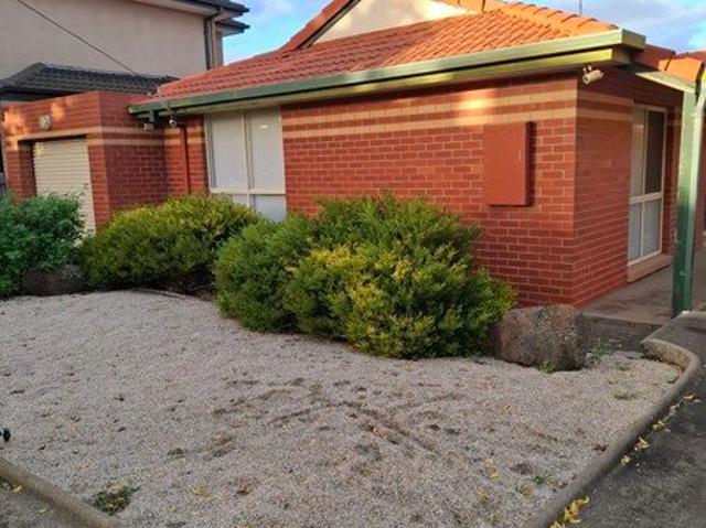 Cozy unit in a great location!