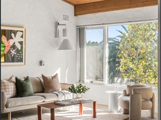 Cozy Unit in A Prime Location