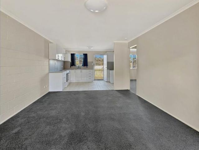 Cozy unit in the heart of New Auckland Affordable and Convenient Living!