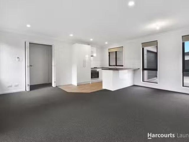 Charming 14/16 Barton Street, MOWBRAY, TAS 7248 House for Rent