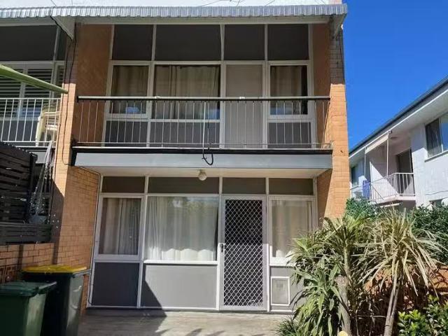 Nice 1/42 Benabrow Avenue, Bongaree, QLD 4507