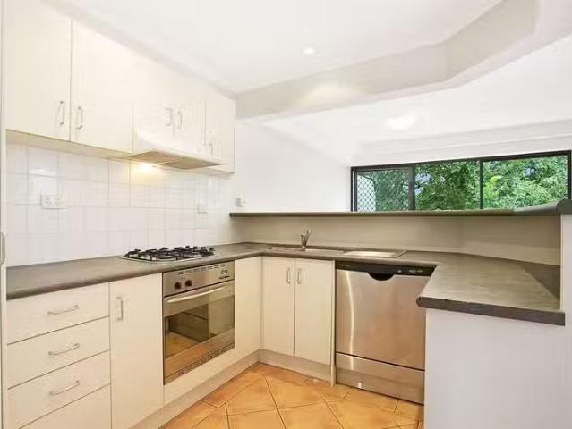 Just in! 1/44 Dovercourt Road, TOOWONG, QLD 4066 Unit for Rent